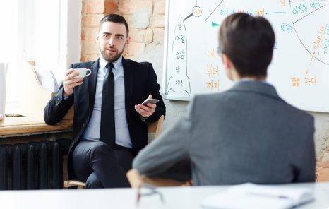 An executive coaching taking one-on-one coaching